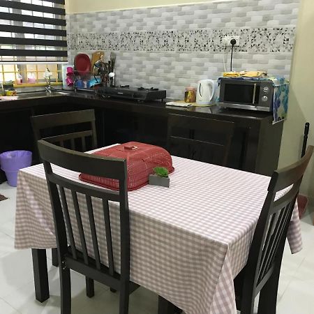 Homestay Talina Kuala Terengganu Bagian luar foto