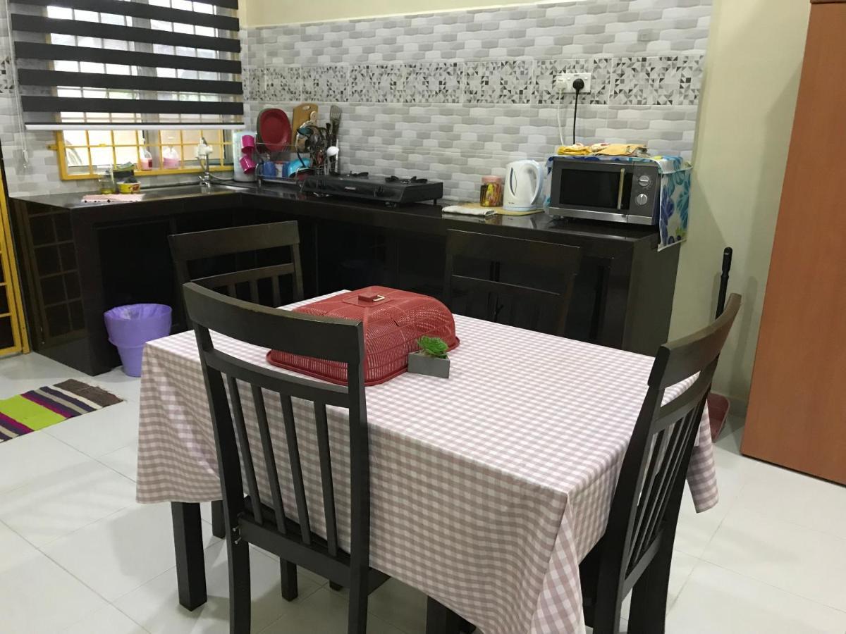 Homestay Talina Kuala Terengganu Bagian luar foto